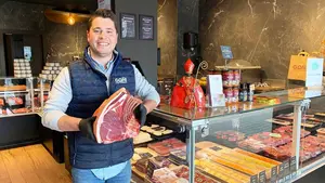 El navarro que estudi&oacute; m&aacute;rketing y dirige ahora la carnicer&iacute;a familiar en Pamplona: &rdquo;Me hace mucha ilusi&oacute;n&rdquo;