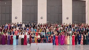 El emotivo acto que ha reunido en la UPNA a 201 estudiantes y m&aacute;s de 2.000 familiares