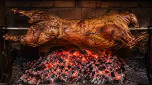 El pueblo de Navarra que celebra su fiesta gastron&oacute;mica con degustaciones de cordero asado y esp&aacute;rragos a la brasa