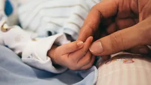 El emotivo gesto de unas residentes de Solera con madres de beb&eacute;s prematuros en hospitales de Pamplona