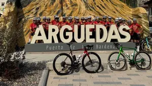 La gran cita ciclista y solidaria que llenar&aacute; un pueblo de Navarra de m&uacute;sica, camisetas rojas y ambiente