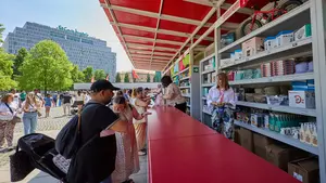 La popular T&oacute;mbola de C&aacute;ritas en Pamplona afronta el calor con nuevo horario y premios renovados