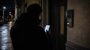 La orden judicial que no fren&oacute; a un hombre en Pamplona: WhatsApps y visitas a la vivienda de su expareja