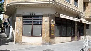 El sorprendente y repentino cierre de un bar hist&oacute;rico en una de las esquinas m&aacute;s conocidas de Pamplona