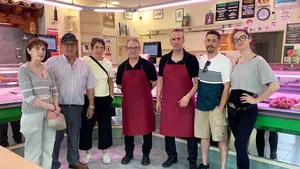 El &uacute;ltimo d&iacute;a de Jos&eacute; Luis y Alberto en su carnicer&iacute;a de Pamplona: "Casi no hemos podido ni dormir"
