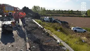 As&iacute; investiga la Polic&iacute;a Foral el accidente mortal por el choque entre dos camiones en la AP-68