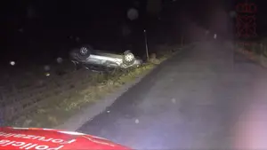 Dos menores heridos tras volcar un coche en un pueblo de Navarra: el conductor no ten&iacute;a carnet