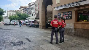 Seis detenidos en San Ferm&iacute;n tras una pelea multitudinaria en la Plaza del Castillo que ha dejado un herido