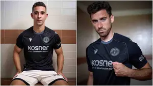 FOTOS | Osasuna presenta su tercera equipaci&oacute;n: negra, elegante y cargada de gui&ntilde;os hist&oacute;ricos
