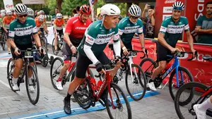 FOTOS | La marcha cicloturista que re&uacute;ne a 2.000 corredores en Villava con Miguel Indurain