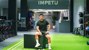 El joven navarro que empez&oacute; solo y ampl&iacute;a su centro de entrenamiento y fisioterapia en Pamplona