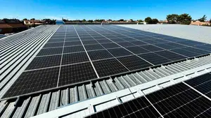 El pueblo de Navarra que estrena un 'barrio solar' pionero para dar luz limpia a sus empresas y vecinos