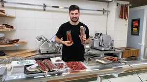 David ha recuperado una carnicer&iacute;a que los vecinos de Pamplona echaban de menos: "En cuanto vi el cartel de alquiler llam&eacute; inmediatamente"