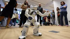 FOTOS | As&iacute; son los robots que ya ayudan a cuidar, rehabilitar y acompa&ntilde;ar a personas en Navarra