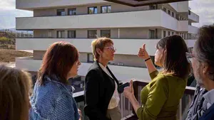 Chivite busca la foto en una VPO para tapar sus siete a&ntilde;os de par&aacute;lisis e inacci&oacute;n en la vivienda