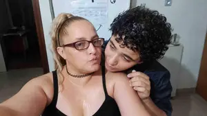 Naiara se queda en la calle sin casa con su hijo dependiente en Pamplona: "Solo queremos un hogar y poder tener estabilidad"