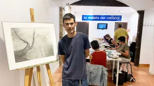 La Maleta del Caracol abre en Pamplona: Jorge Gonz&aacute;lez convierte Casa Garatea en una academia de pintura: "Lo que m&aacute;s trabajo es la acuarela"
