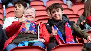 FOTOS | El Sadar vuelve a ilusionarse con el regreso de Arrasate: as&iacute; ha vivido la afici&oacute;n la victoria de Osasuna