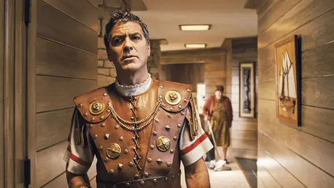 George Clooney en ¡Ave César!, una nueva colaboración con los Coen. EFE.
