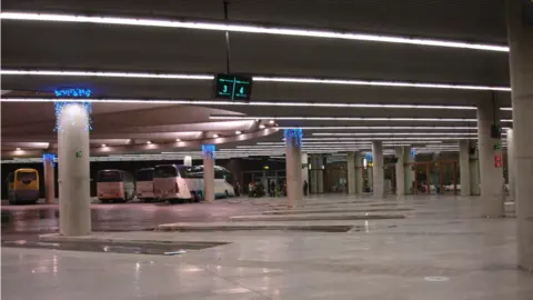 Interior Estaci&oacute;n de autobuses de Pamplona
