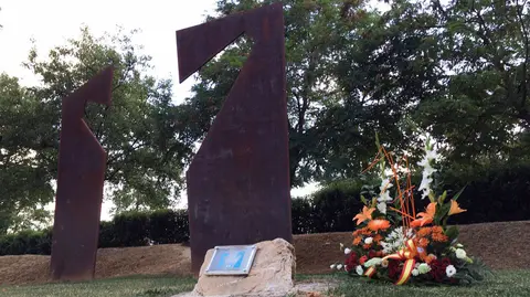 Homenaje en Berriozar al subteniente Francisco Casanova, asesinado por la banda terrorista ETA.