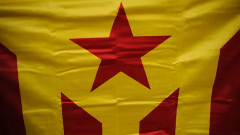 Concentración frente a la delegación del gobierno a favor del referendum en cataluña. MIGUEL OSÉS_5