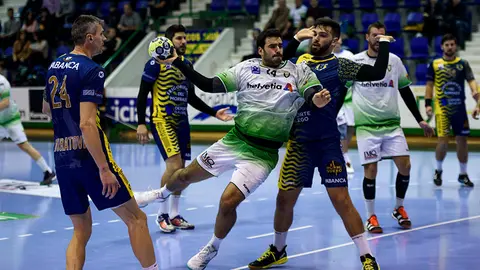 El balonmano anaitasuna juega en casa contra el Cangas. MIGUEL OSÉS_5