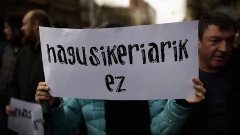 Manifestación convocada por Kontseilua bojo el lema _Bide eman euskarari_ (Dad paso al Euskera). MIGUEL OSÉS_8