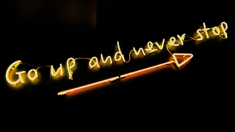 Un cartel con una inscripci&oacute;n de &aacute;nimo.