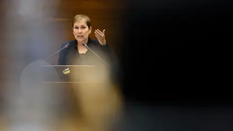 Uxue Barkos, Presidenta del Gobierno de Navarra interviene en el Parlamento. PABLO LASAOSA
