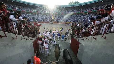 
primer dia de corridas en San Fermin
50/cordon press