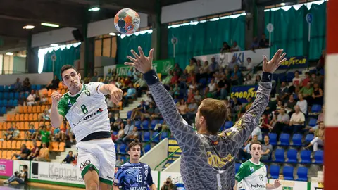 El Helvetia Anaitasuna y el Abanca Ademar León se enfrentan en partido de la segunda jornada de la Liga Asobal. PABLO LASAOSA 07