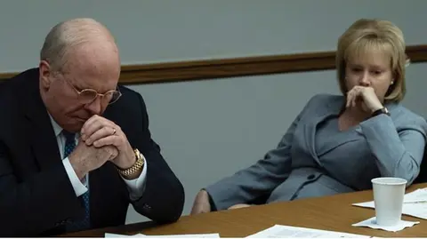 Fotograma de 'El vicio del poder'