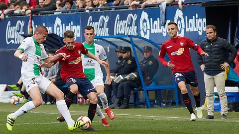 Partido de la Liga 123 entre Osasuna y Extremadura disputado en El Sadar (50). IÑIGO ALZUGARAY