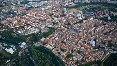 La Policía Nacional Recorre los cielos de Pamplona durante los sanfermines de 2019. MIGUEL OSÉS
