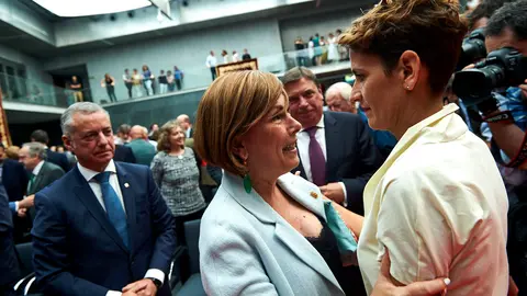 La socialista María Chivite toma posesión del cargo de presidenta del Gobierno de Navarra en un acto al que asisten las principales autoridades navarras, los ministros de Fomento y Agricultura, José Luis Ábalos y Luis Planas, y el lehendakari Íñigo Urkullu. Miguel Osés