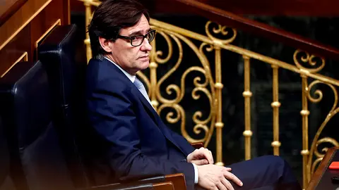 Spanish Health Minister, Salvador Illa, attends the plenary session at Lower Chamber of Spanish Parliament, in Madrid, Spain, 09 April 2020. The session is to be focused in passing a new extension of the state of alarm due to coronavirus outbreak. EFE/Mariscal POOL
