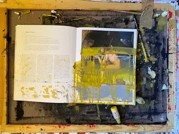 Pintura y cera sobre fotografía impresa en catálogo de la obra Edipo y la esfinge, de Jean Auguste Ingres, 1808. Dentro de la serie de pinturas sobre libros realizadas por Miguel López-Remiro durante el confinamiento en abril de 2020.