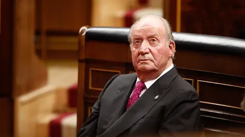 Foto de archivo del rey emérito don Juan Carlos I en el acto conmemorativo del 40º aniversario de la Constitución de 1978, en el Congreso (Madrid/España) a 6 de diciembre de 2018.

Foto de archivo del rey emérito don Juan Carlos I en el acto conmemorativo del 40º aniversario de la Constitución de 1978, en el Congreso (Madrid/España) a 6 de diciembre de 2018.

  (Foto de ARCHIVO)

1/1/1970