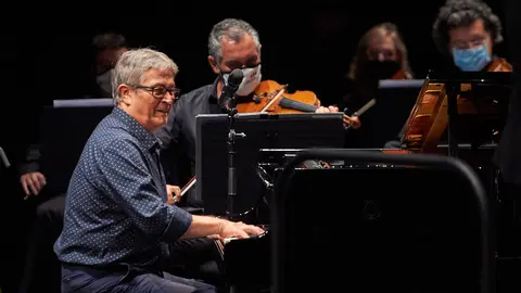 Chano Domínguez y la Orquesta Sinfónica de Navarra protagonizan la última noche del Flamenco on Fire. MIGUEL OSÉS