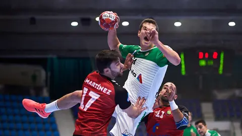 El Helvetia Anaitasuna se enfrenta al Granollers en un partido aplazado a causa del coronavirus. PABLO LASAOSA