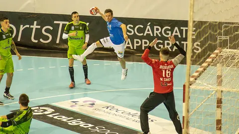 Partido entre el Anaitasuna y el Valladolid de liga asobal. @atlvalladolid.