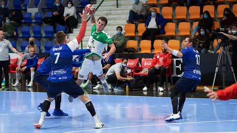 Partido de balonmano jugado entre Anaitasuna y Benidorm jugado en el Pabellón Anaitasuna de Pamplona. MIGUEL OSÉS
