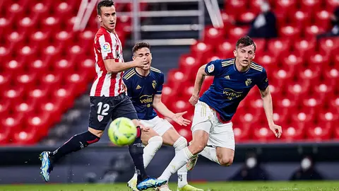 Ante Budimirdurante el encuentro entre Athletic de Bilbao y Osasuna correspondiente a la jornada 35 de primera división que han disputado en el estadio de San Mamés. AFP7 / Europa Press.