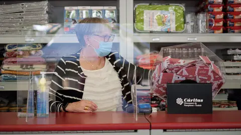 Innauguración de la Tómbola de Cáritas y comienzo de la venta de boletos. MIGUEL OSÉS