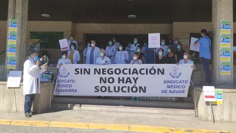 Concentración del Sindicato Médico de Navarra en el Hospital Reina Sofía de Tudela. SMN