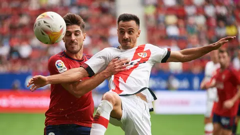 Partido entre Osasuna y el Rayo Vallecano correspondiente a la jornada número 8 disputado en el estadio de El Sadar de Pamplona. MIGUEL OSÉS