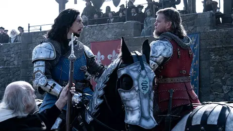 Matt Damon y Adam Driver en El Último Duelo. ARCHIVO