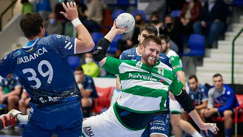 Anaitasuna se enfrenta Cangas del Morrazo en Pamplona. PABLO LASAOSA