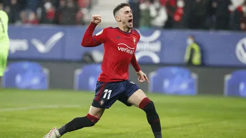Kike Barja celebra si gol ante el C&aacute;diz en El Sadar en el partido correspondiente a la vig&eacute;sima jornada de La Liga Santander. C.A.OSASUNA